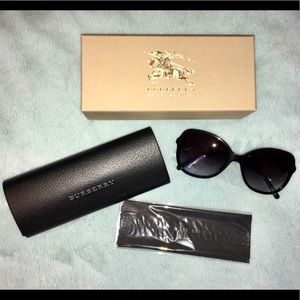 ⭐️NEW⭐️ Burberry glossy black & plaid sunglasses